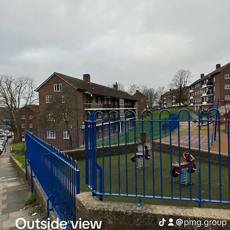 Holiday Villa Londra Dış mekan fotoğraf